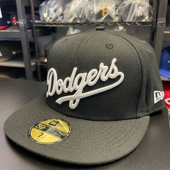 New Era - Los Angeles Dodgers 59Fifty Script Logo Fitted Cap - Black - MLB - Picture 2 of 4